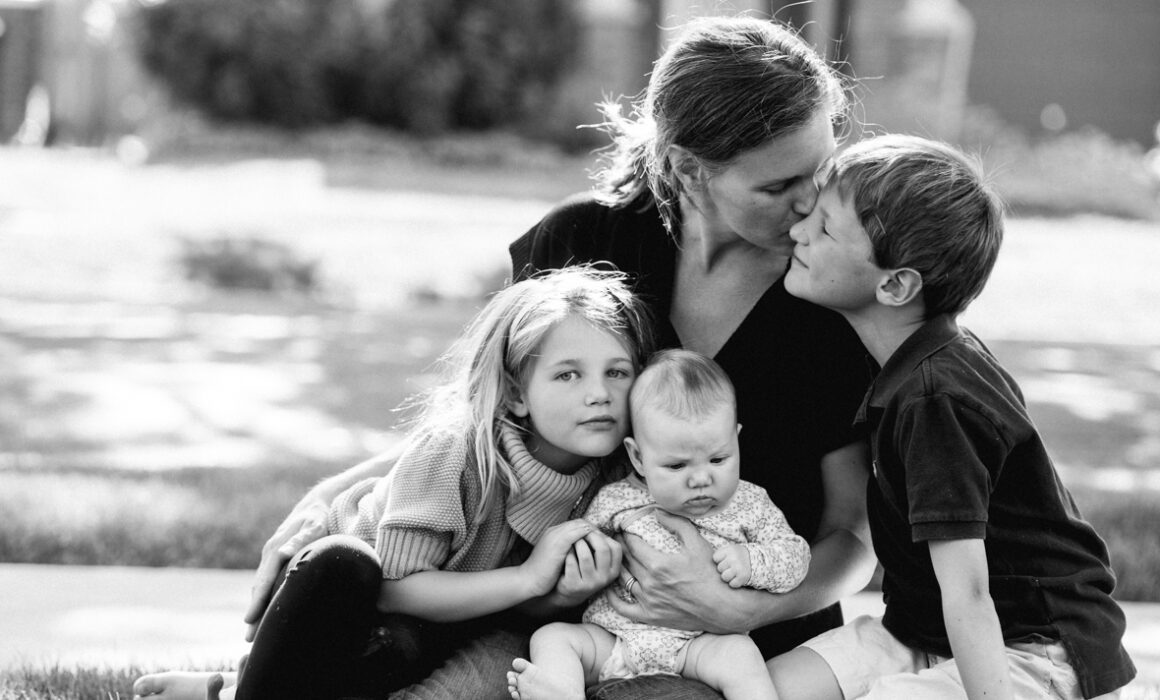 Outdoor family photo session